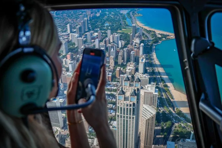 Chicago Helicopter Tour: City to Shoreline — helicopter tour in Chicago