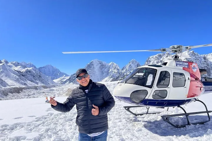 Landing Everest Base Camp Kalapathar by Helicopter with Breakfast — helicopter tour in Everest & Kathmandu