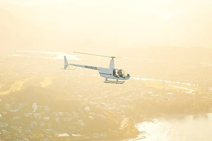 30 Minutes Shared Helicopter Tour in Honolulu — helicopter tour in Oahu