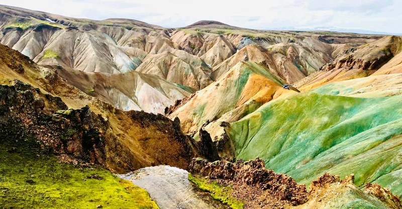 Landmannalaugar: Helicopter tour with 3 Landings — helicopter tour in Reykjavik
